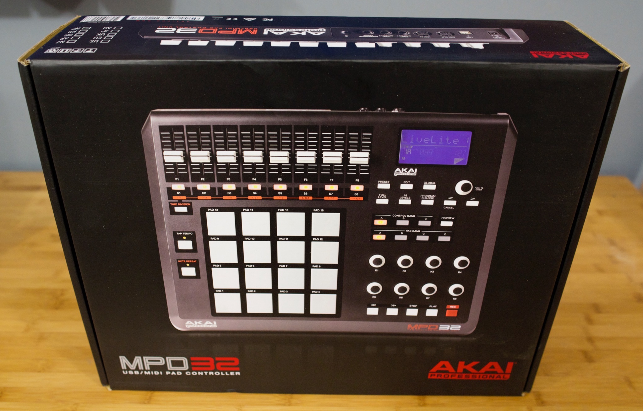 NEW! Akai Professional MPD32 USB/Midi MPC Pad Controller eBay